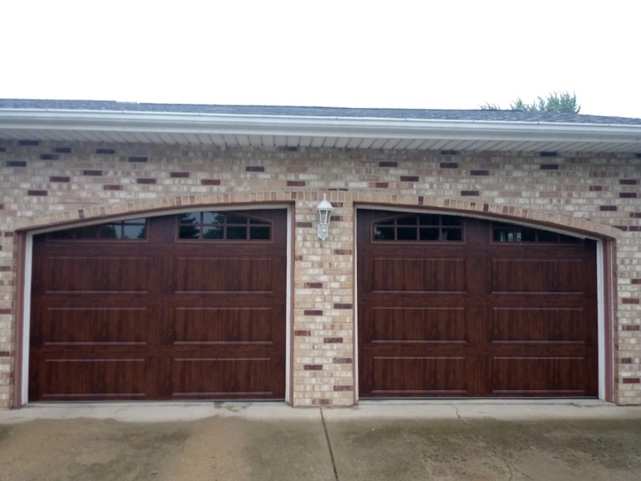 Homepage hero of the J&J Garage Door Service website