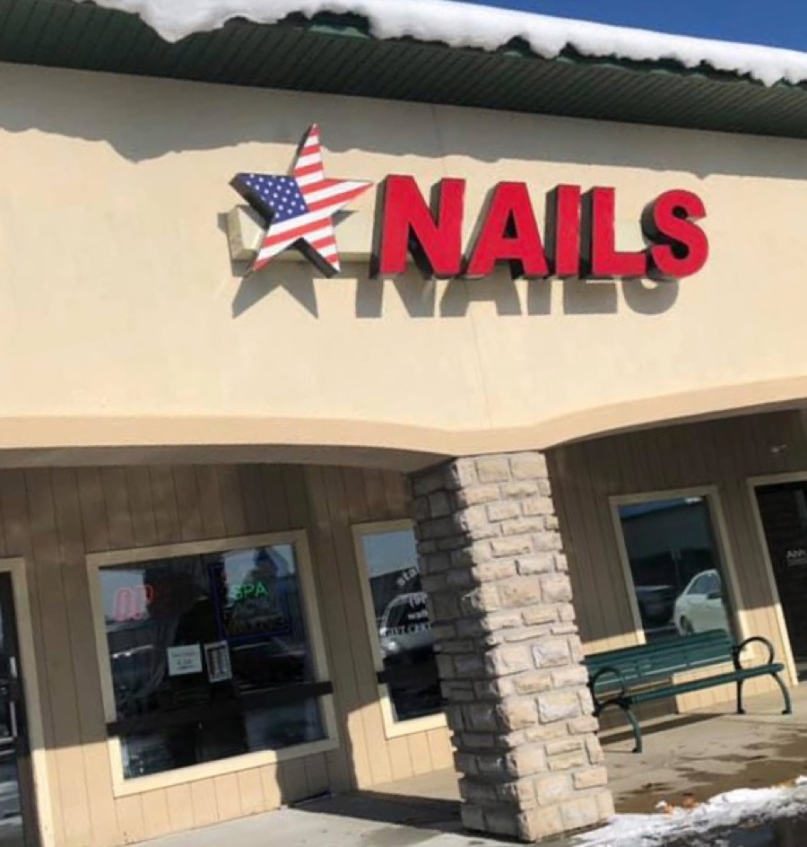 Homepage hero of the Star Nails & Spa website